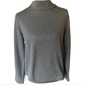 ✨ Banana Republic long sleeve knit. Size Small ✨